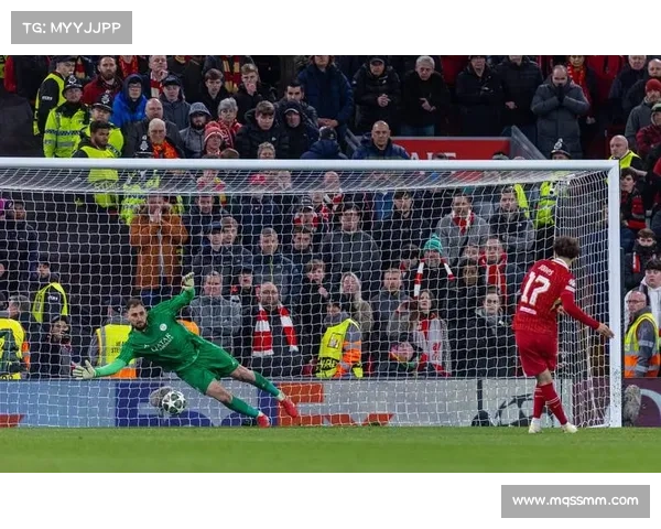 守门员扑点球时判断方向的关键因素及应对策略分析