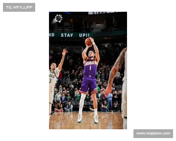 德文·布克凭借超高篮球智商总能做出关键决策助力球队获胜 德文·布克凭借超高篮球智商总能做出关键决策助力球队获胜